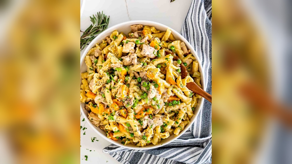 Easy Chicken Pot Pie Pasta Recipe