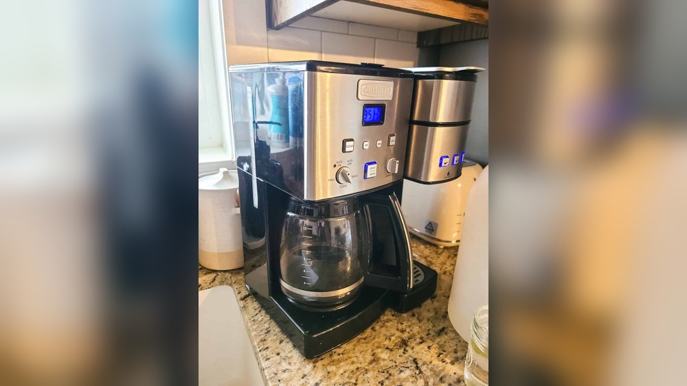How to Clean Coffee Maker With Baking Soda