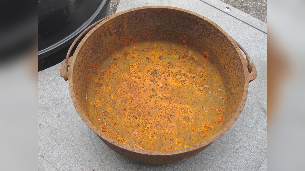 How to Remove Rust from Cast Iron Dutch Oven