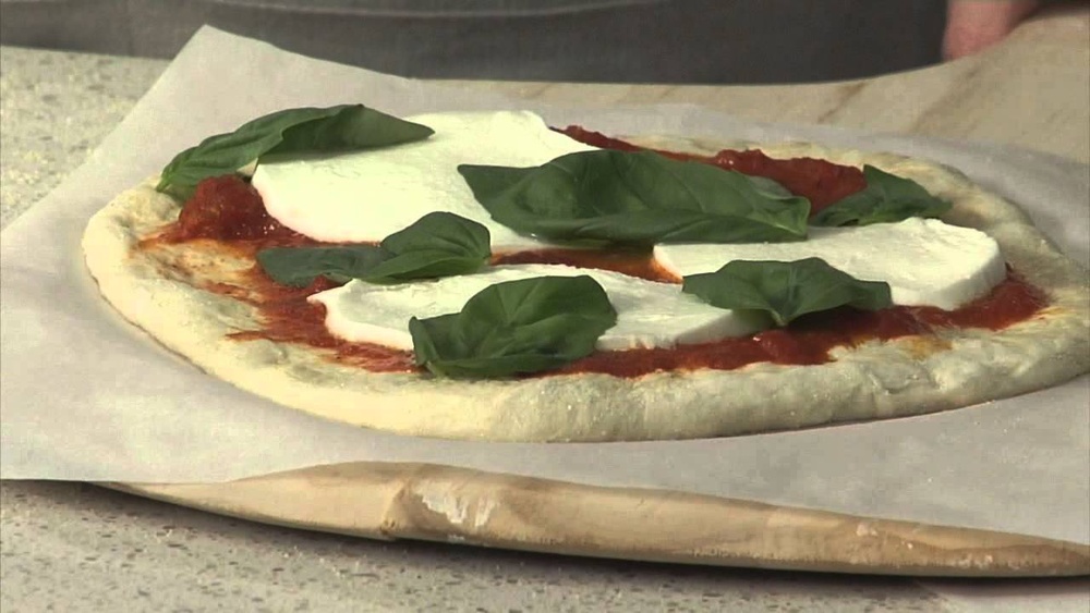 How to Use a Pizza Stone Without a Pizza Peel