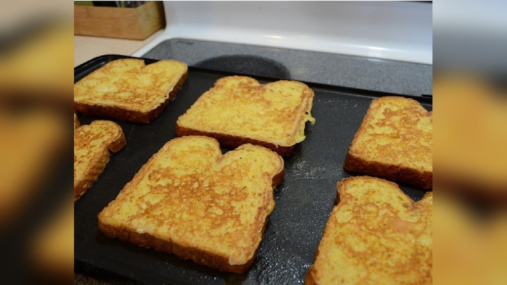 What Temperature to Cook French Toast on a Griddle